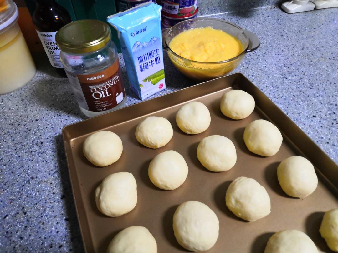 好吃到停不下来！脆皮椰蓉面包🍞