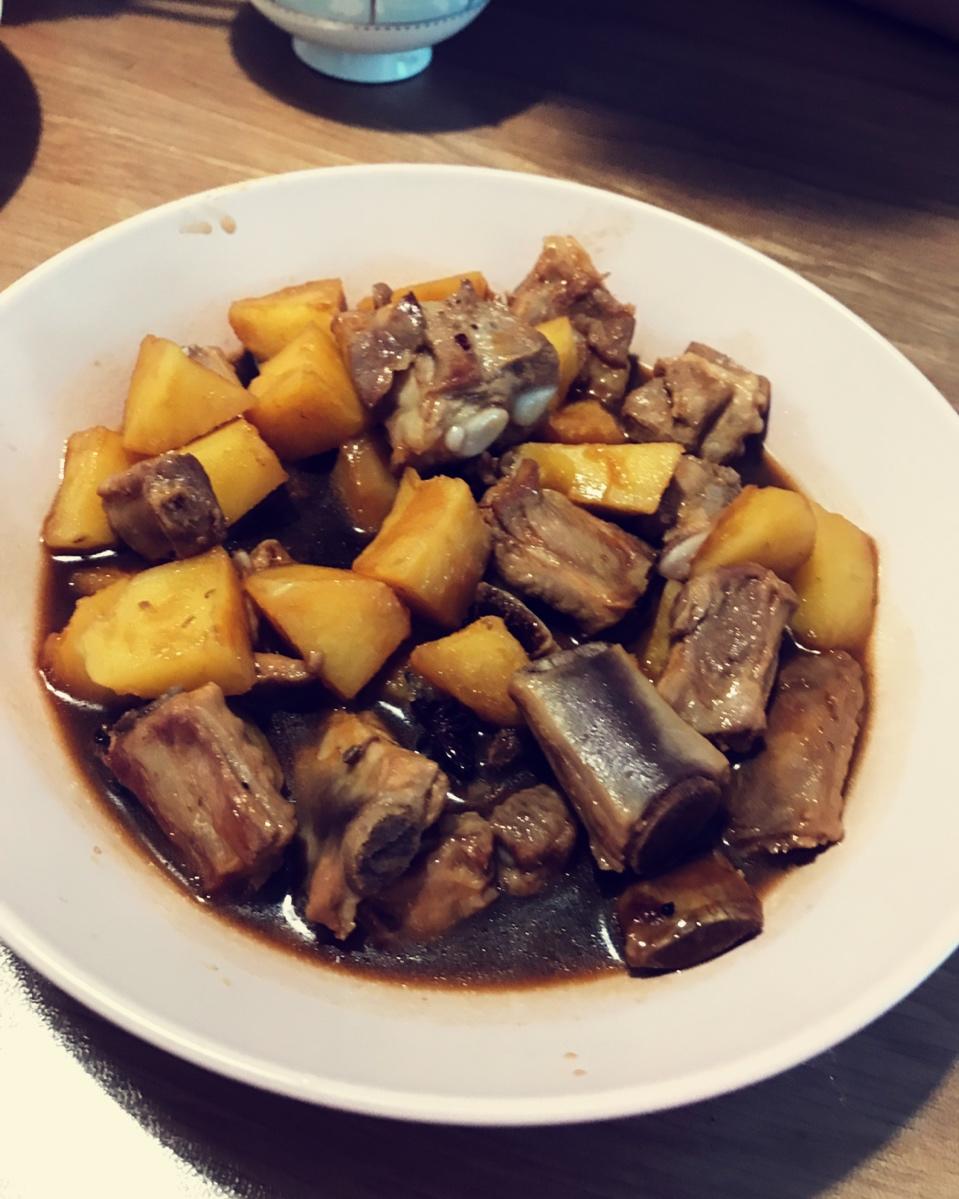 土豆烧排骨