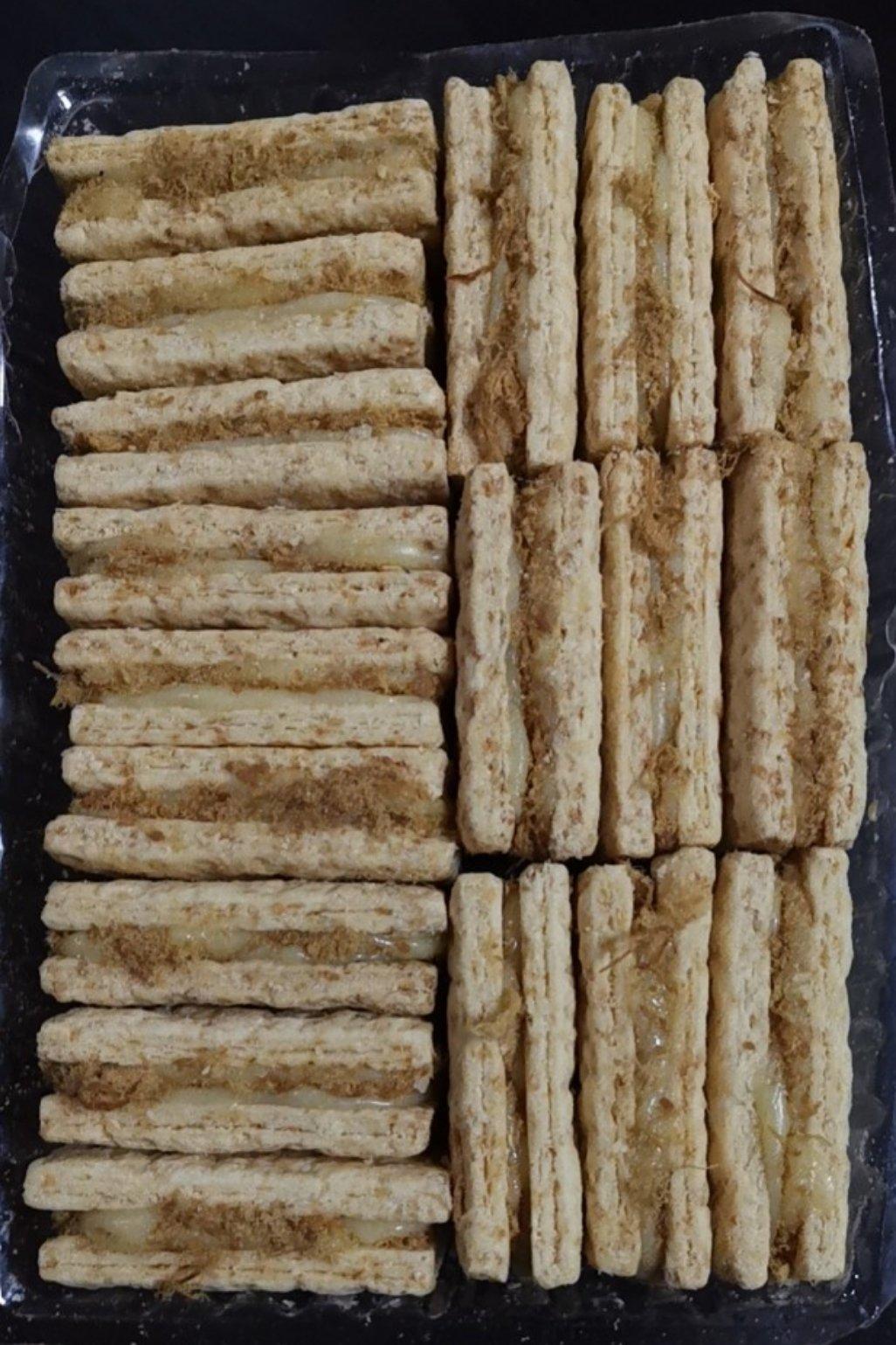 咸蛋黄海苔肉松牛扎酥