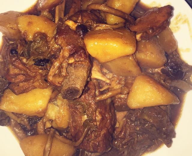 茶树菇、土豆炖排骨鸡的做法