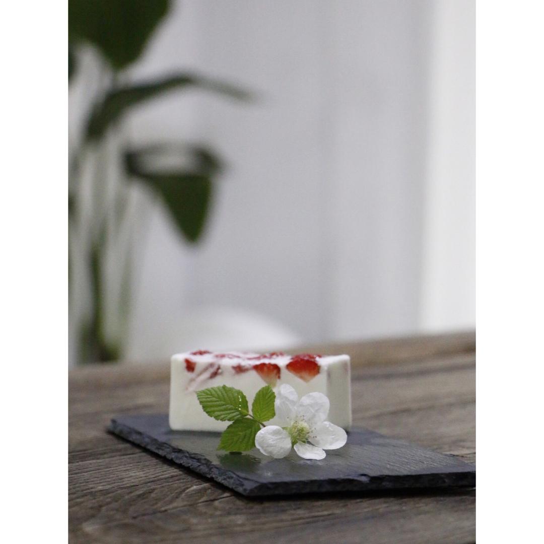 日本大热的草莓牛奶羊羹