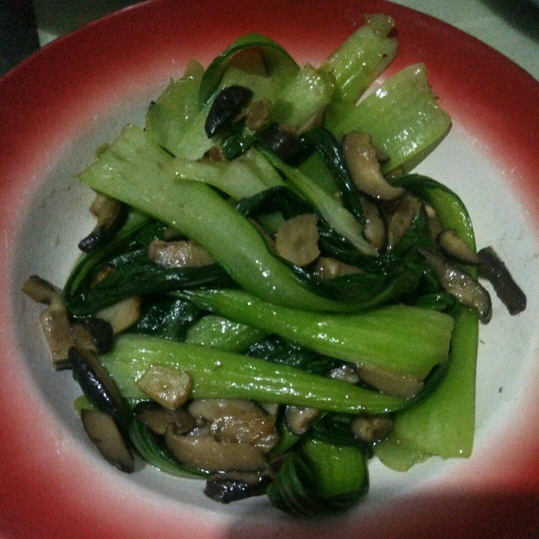 老丁的私房菜-香菇炒油菜