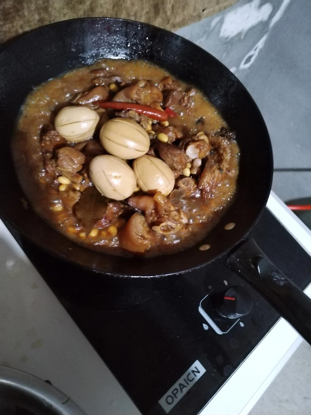 一夹就断的黄豆焖猪蹄