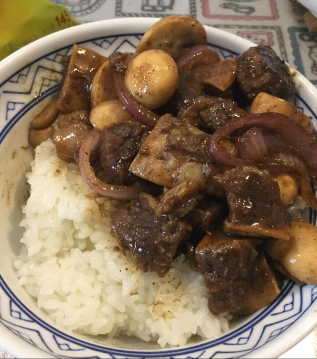 铁板黑椒牛肉粒