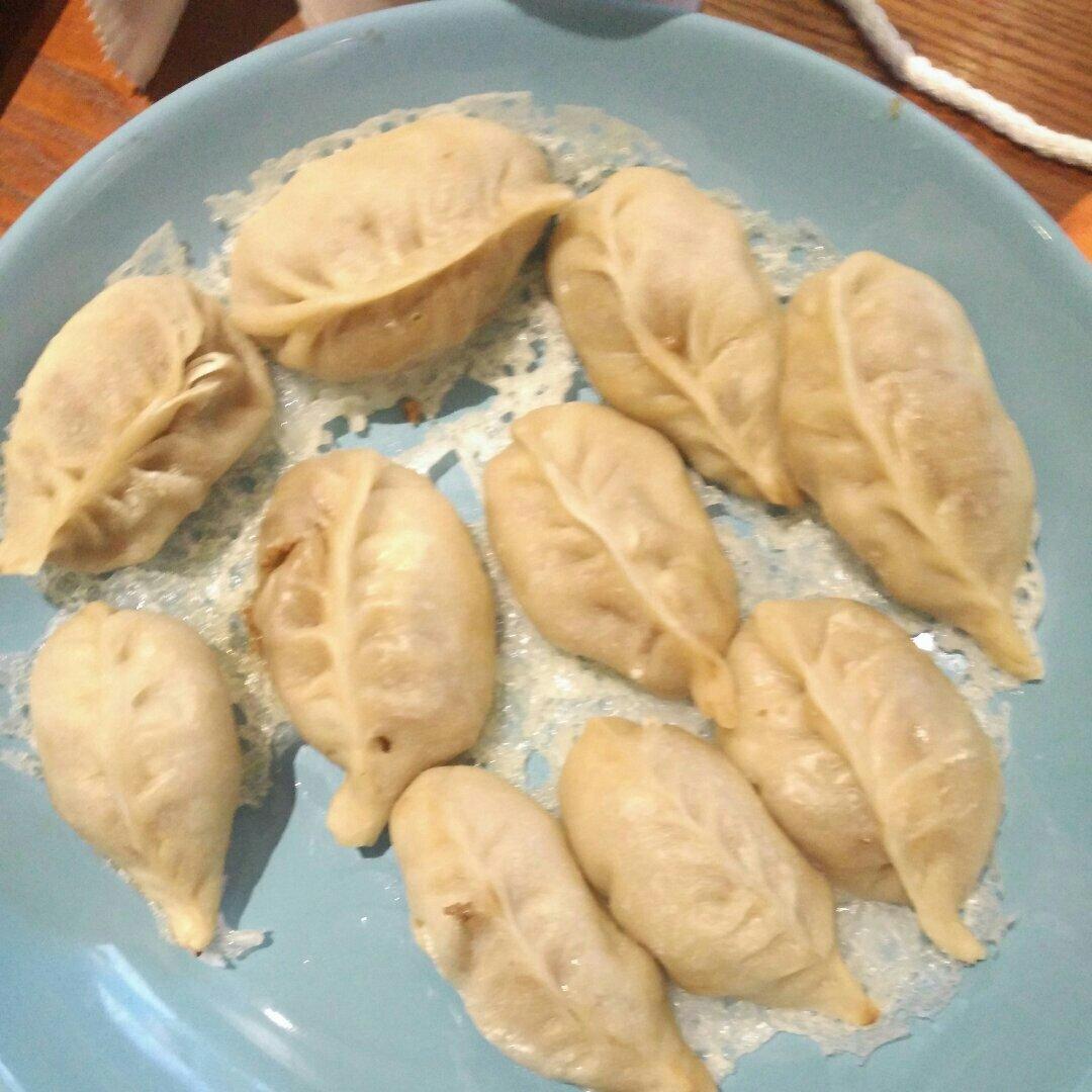冰花煎饺 Fried Pork & Lotus Root Dumplings