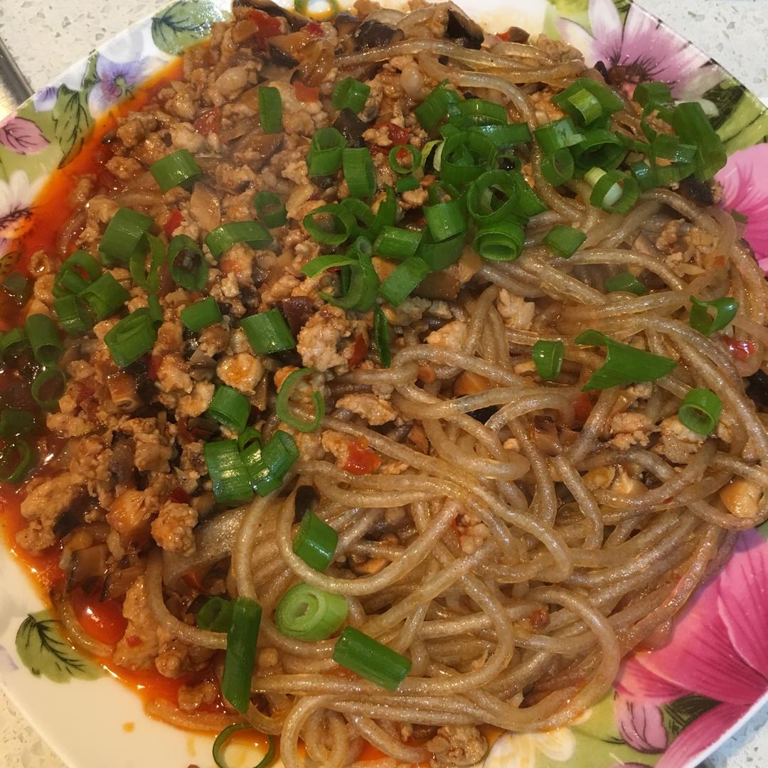 美洲-周游世界的妈妈做的蚂蚁上树(又叫烂肉粉条)