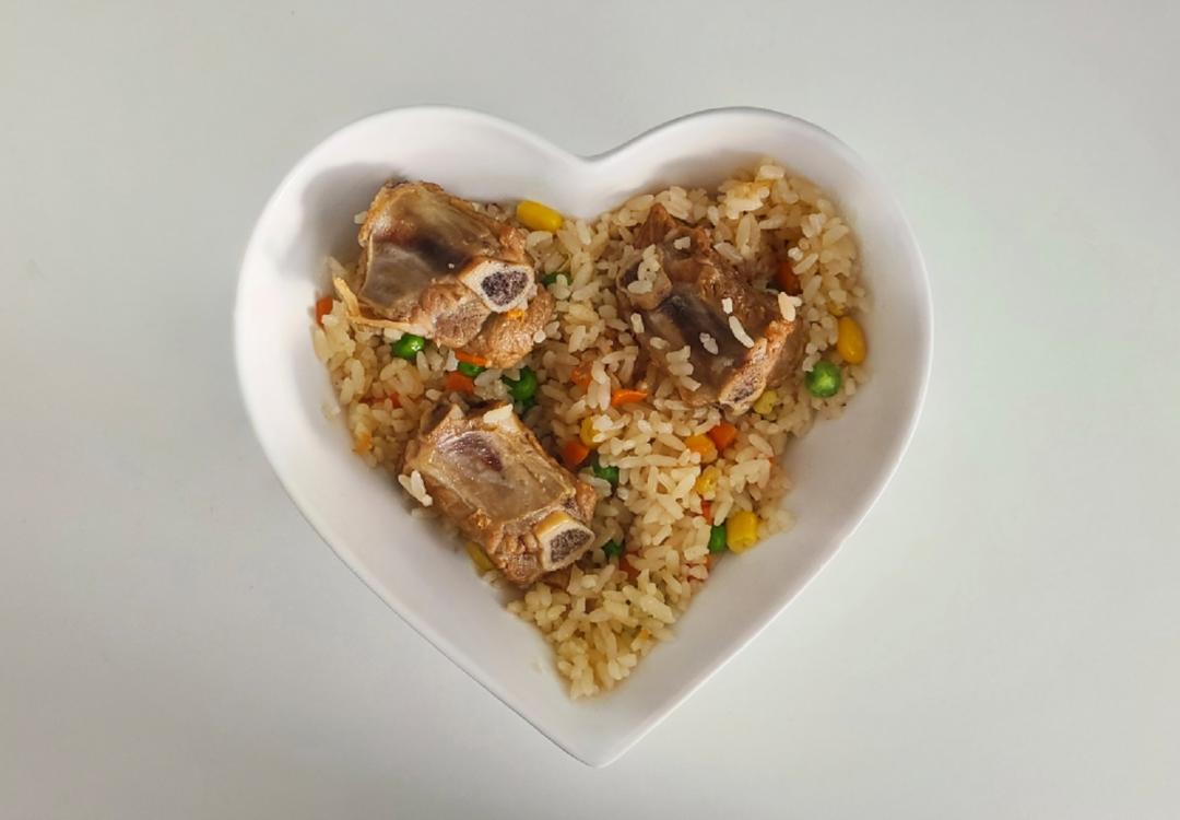 【排骨焖饭】