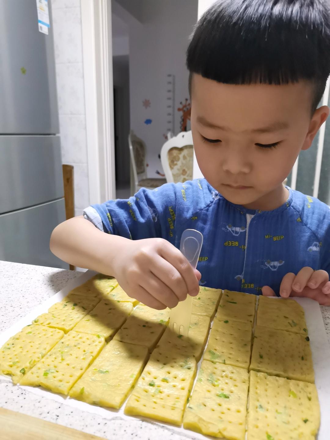 香葱苏打饼干   葱香味浓   酥松无比   无糖低油   养胃减肥  附细节视频