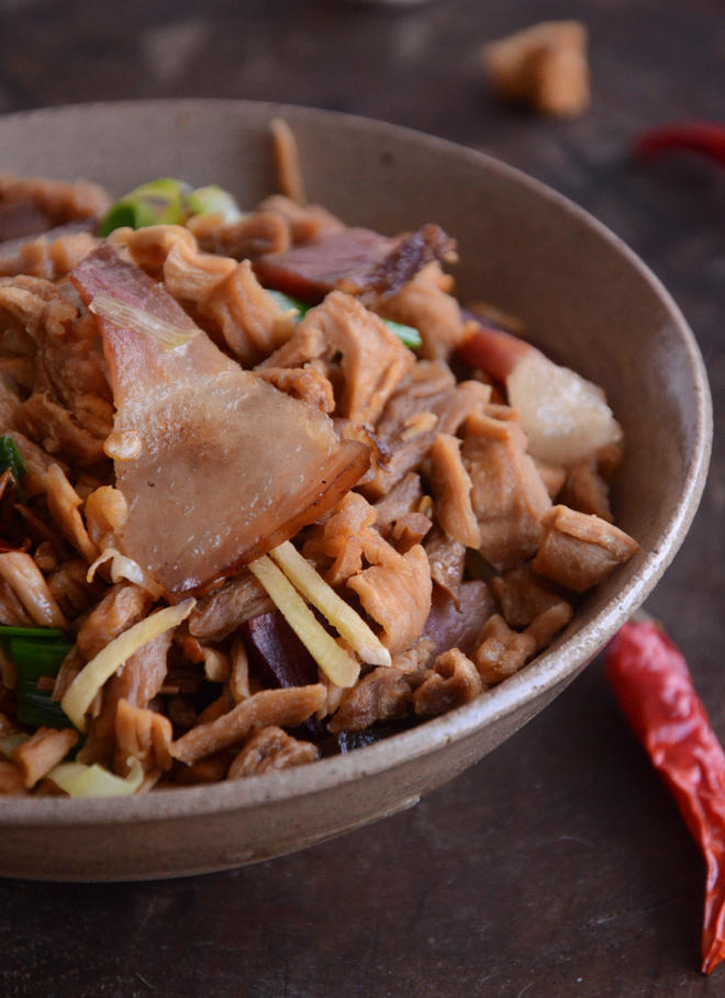 围山公社浏阳菜：萝卜干炒腊肉的做法