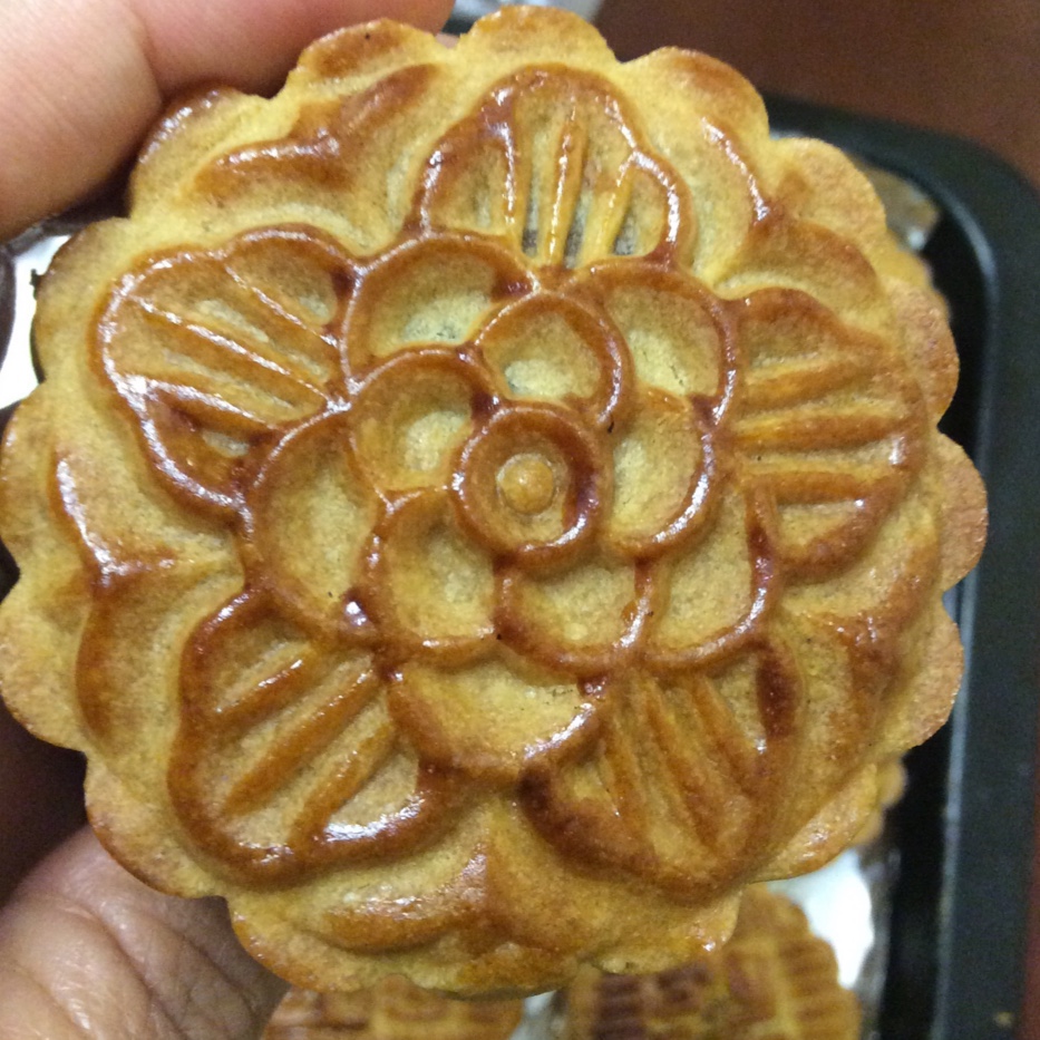 广式月饼－－蛋黄豆沙月饼