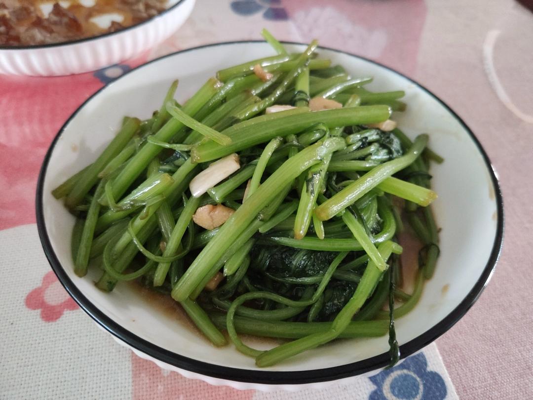 蒜蓉蒿子杆