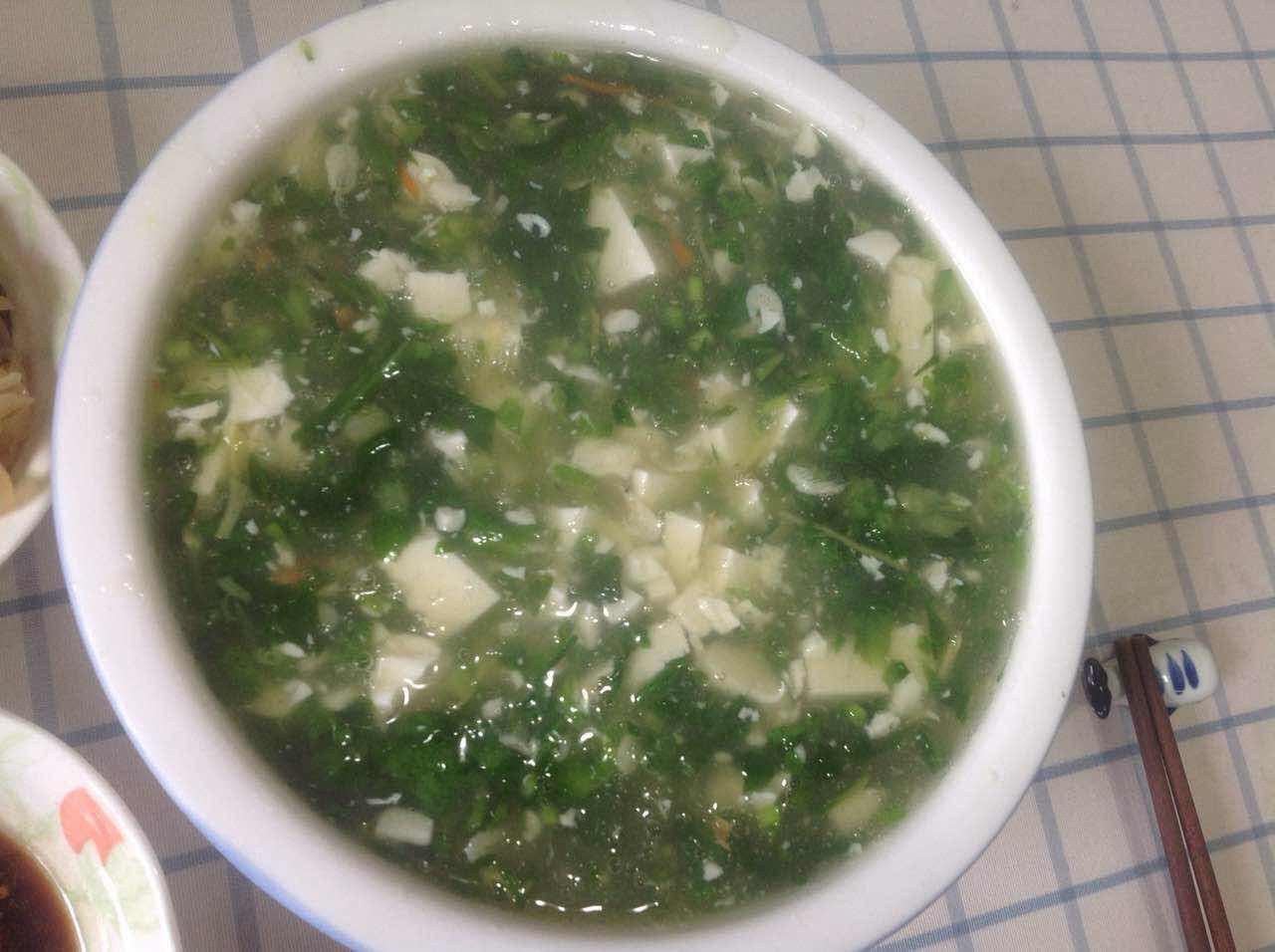 菊花菜豆腐汤的做法