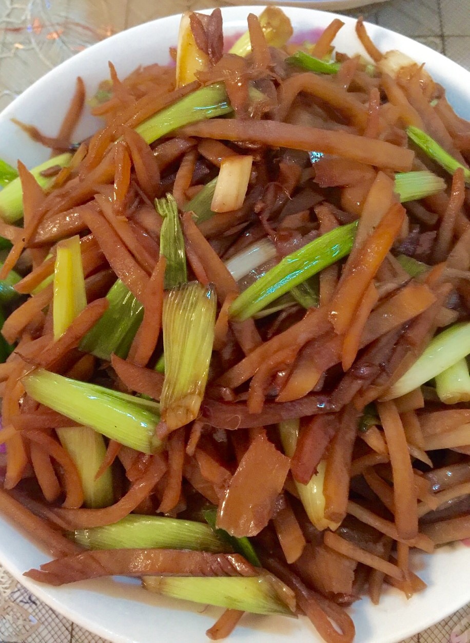 老济南名吃炒疙瘩咸菜的做法 步骤1