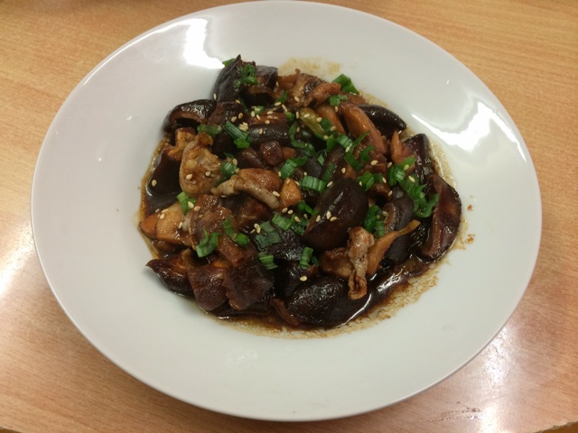 香菇蒸鸡腿肉