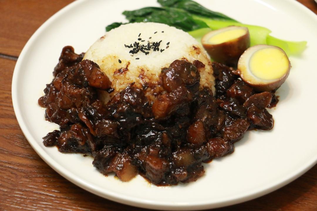 洋葱酥卤肉饭