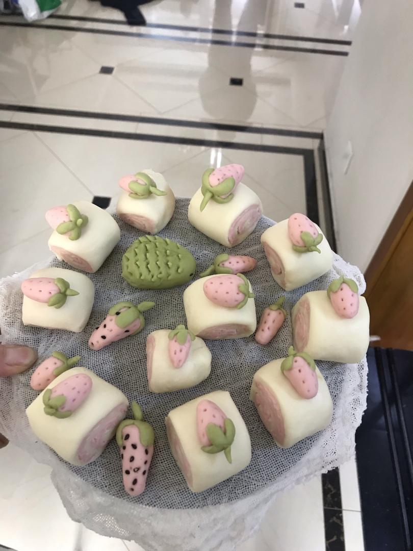 小草莓馒头：可爱到犯规哟