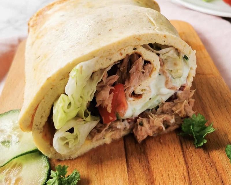 午餐：辣白菜金枪鱼卷+沙拉353kcal的做法