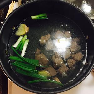 罗宋汤味道的牛肉汤的做法 步骤1