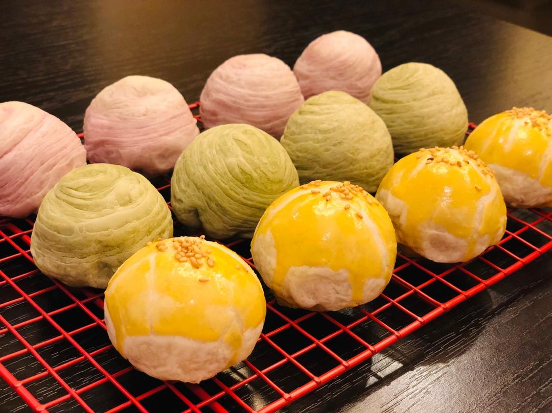蛋黄酥~紫薯、抹茶、原味~花好月圆，中秋快乐~内附一次做六色蛋黄酥方法~