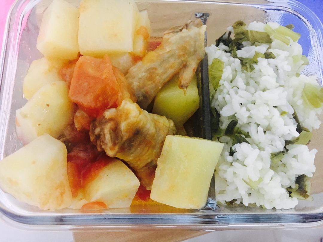 番茄土豆炖鸡块