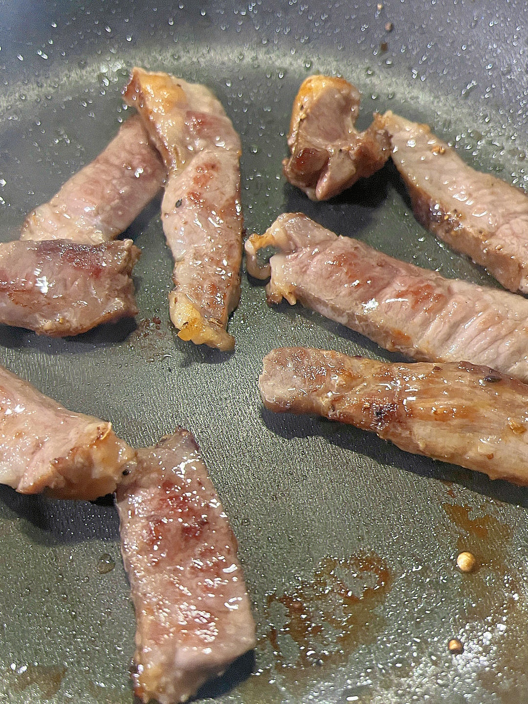 只需要一种调味料的煎牛排