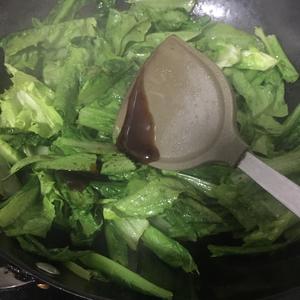 罐头鱼炒油麦菜｜巨下饭的做法 步骤3