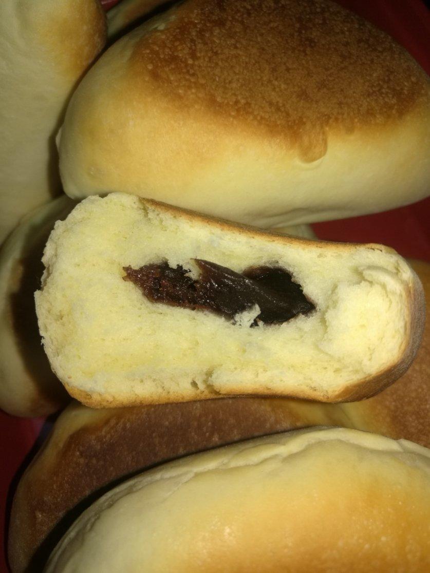 松软牛奶红豆饼