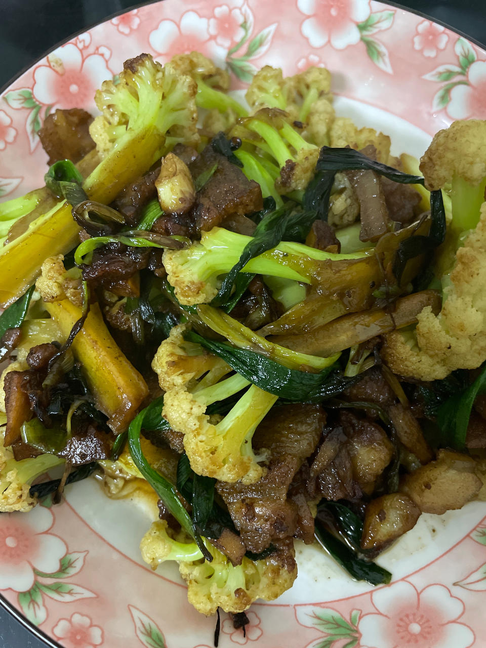 五花肉炒花菜