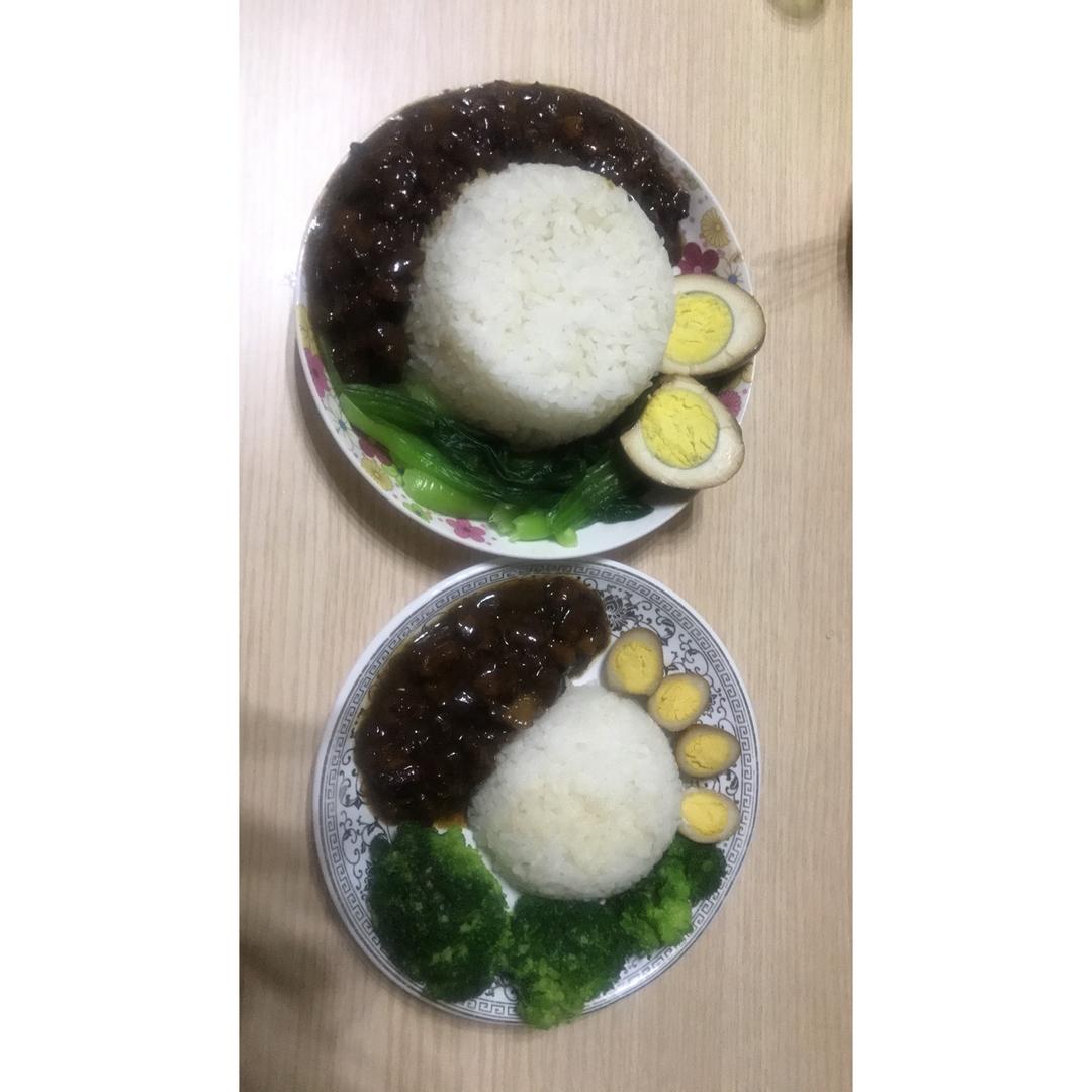 洋葱酥卤肉饭