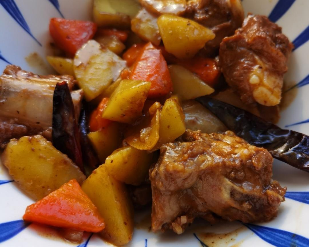超好吃的土豆炖排骨的做法
