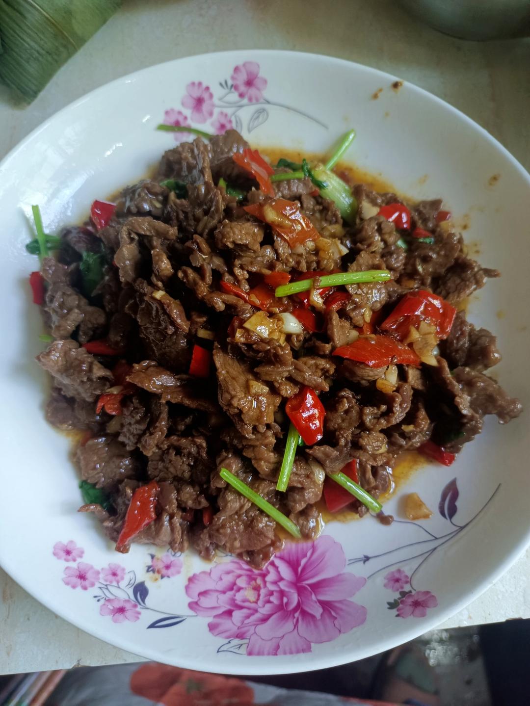 小炒牛肉（肉嫩味香）