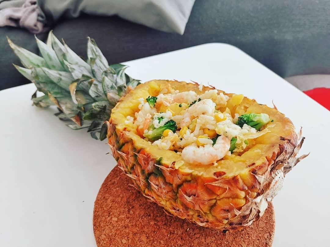 【鲜香甜爽快手菠萝炒饭的做法步骤图】发条云_下厨房