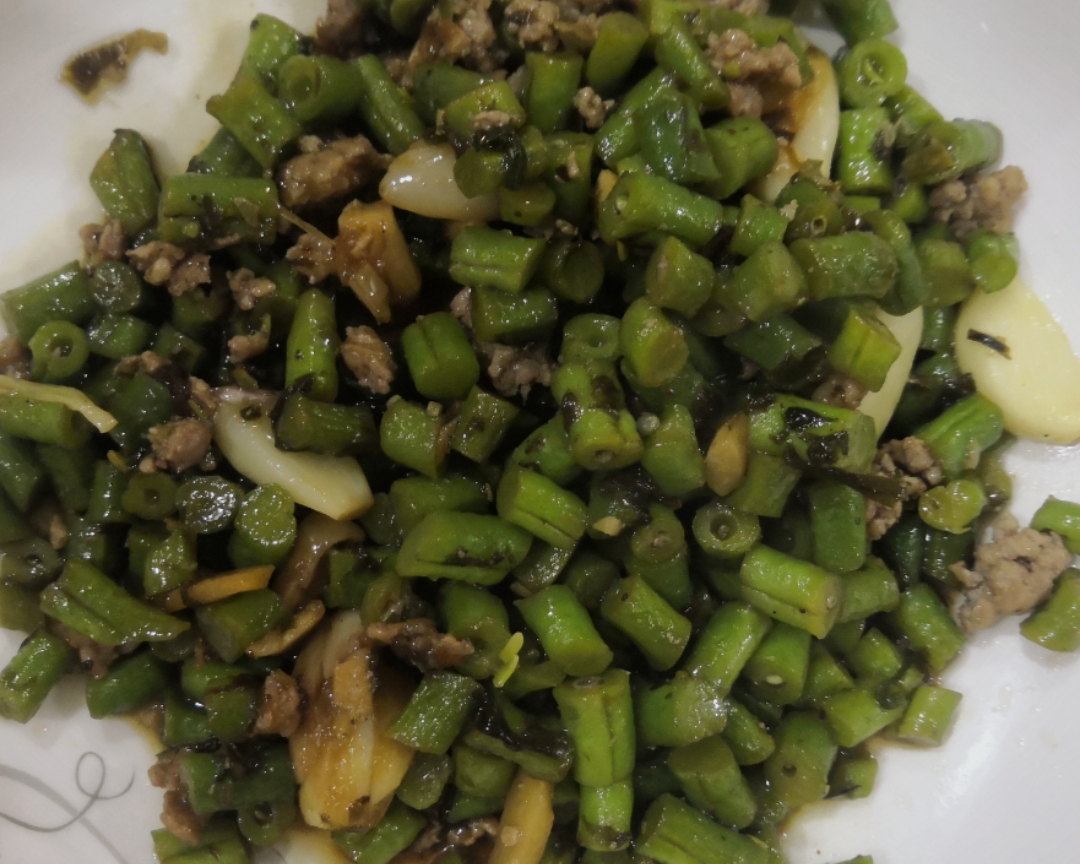 榄菜肉沫四季豆的做法