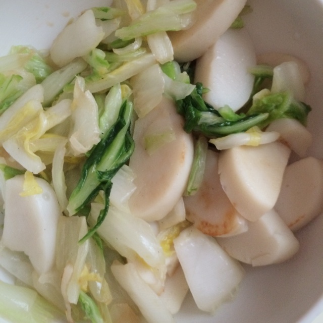 大白菜炖鱼糕图片