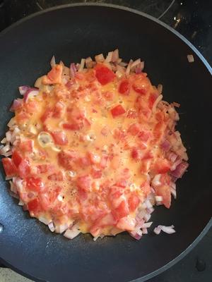 洋葱番茄鸡蛋“饼”的做法 步骤4