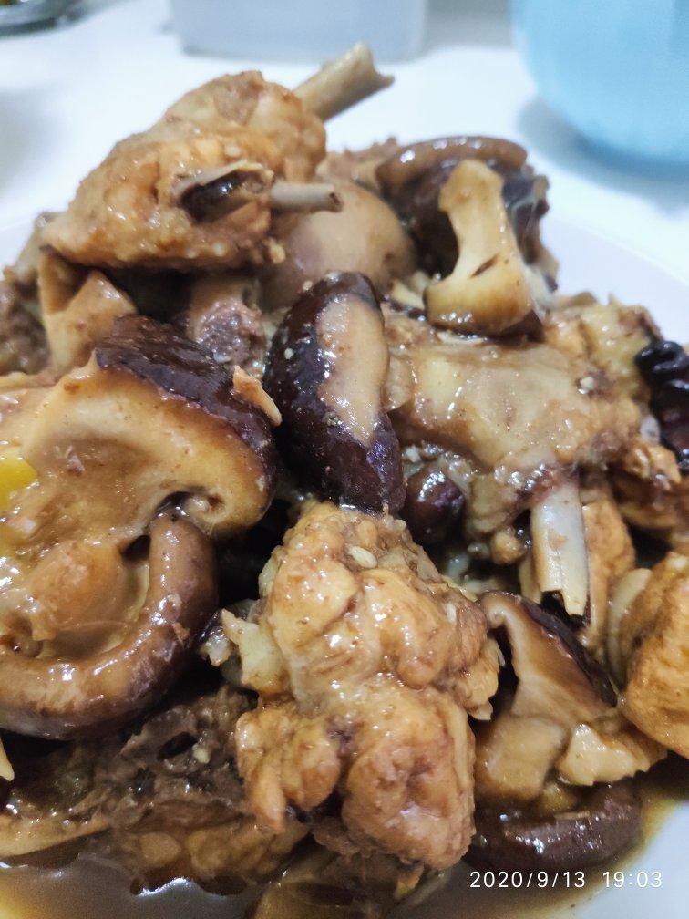 小鸡炖蘑菇
