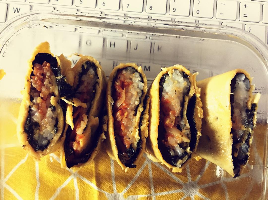 蛋皮紫菜包饭