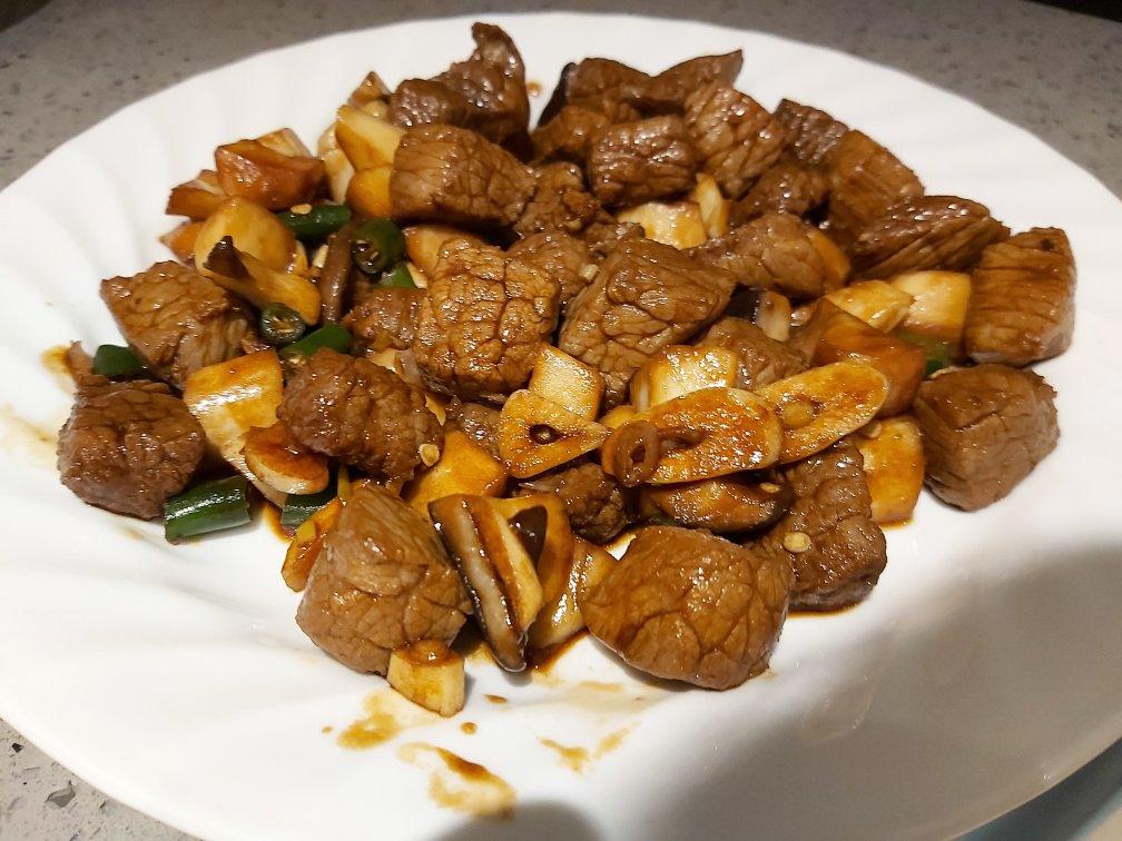 黑椒杏鲍菇牛肉粒