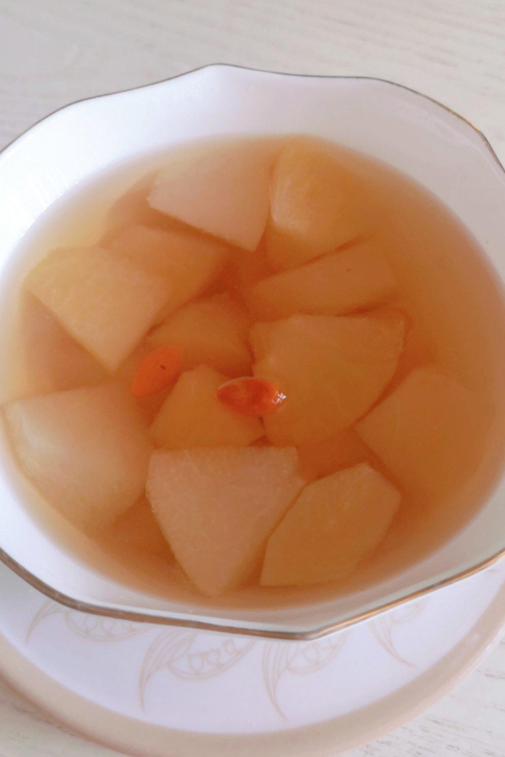 幽兰做的冰糖雪梨水