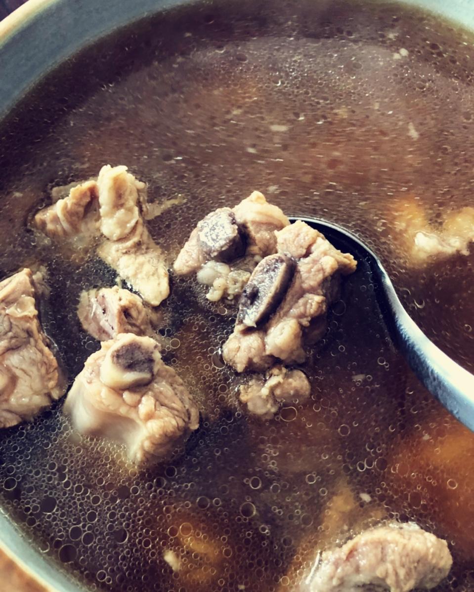 堂妈小厨——新加坡肉骨茶