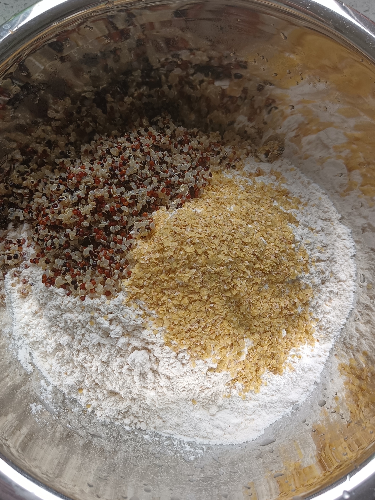 一次发酵全麦藜麦馒头的做法 步骤4