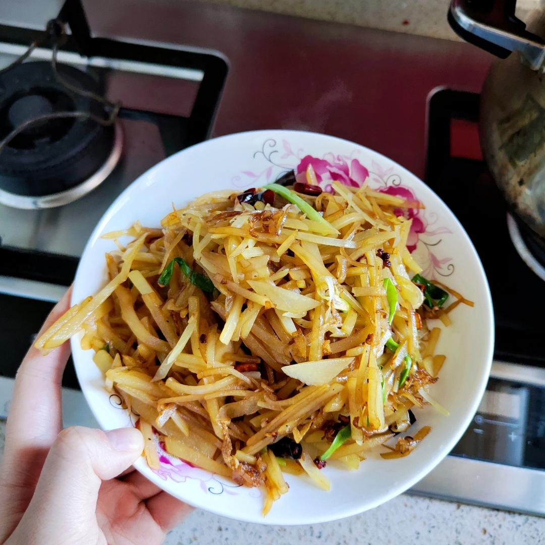 厨师长教你：“炝炒土豆丝”的家常做法，口感爽脆