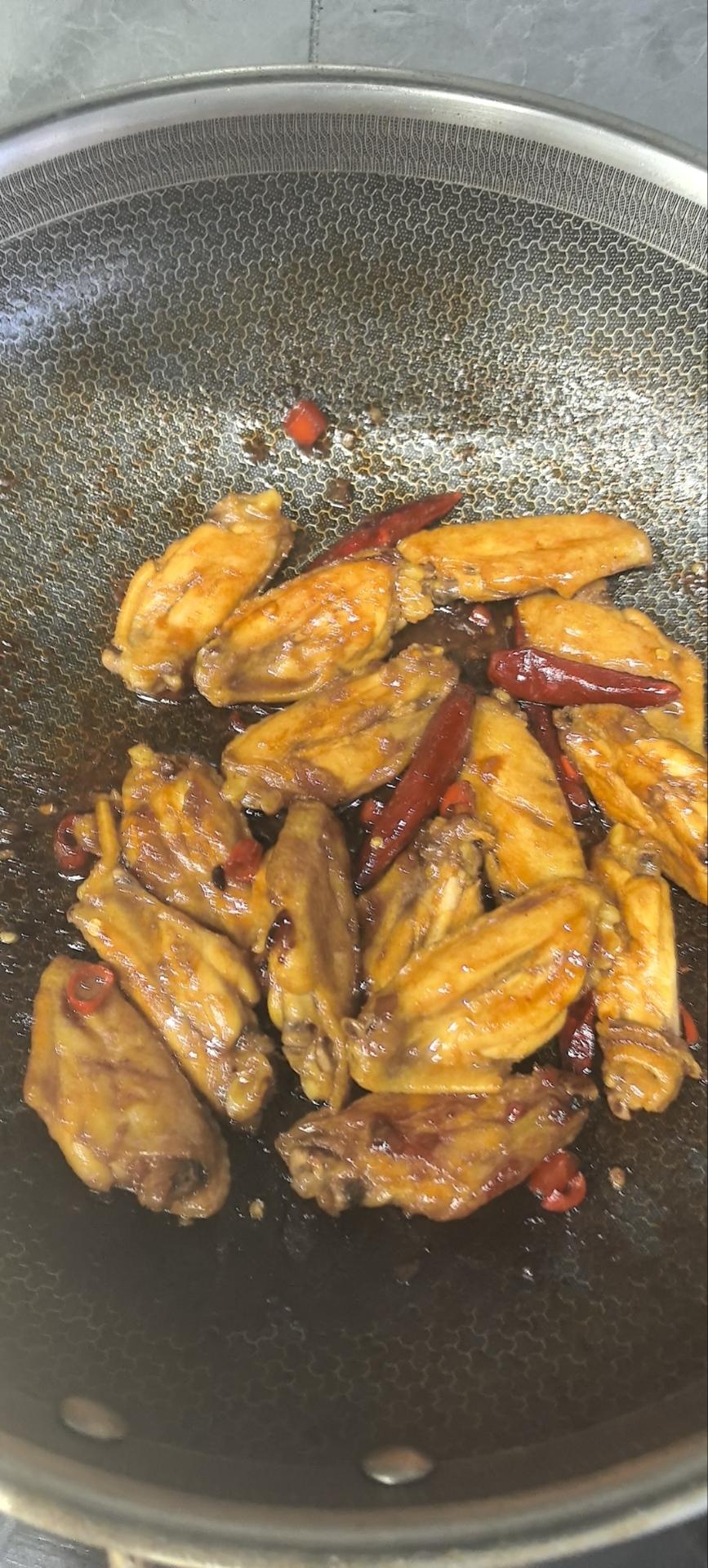江西菜之秘制香辣鸡翅，辣翻天，不好吃算我输