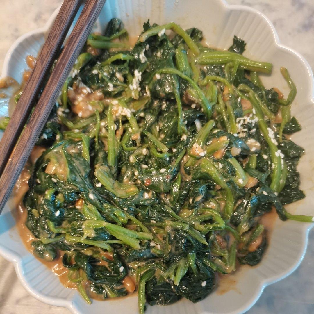 老少都爱吃的麻酱拌菠菜