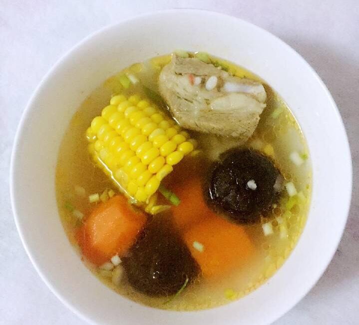 排骨玉米香菇汤