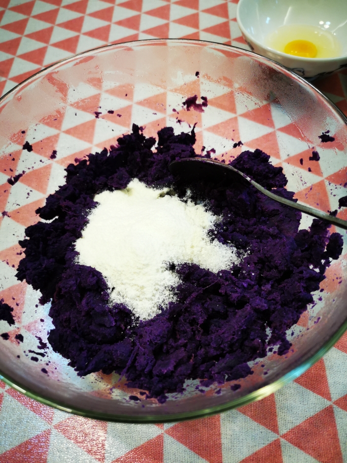 无油低糖紫薯饼的做法 步骤2