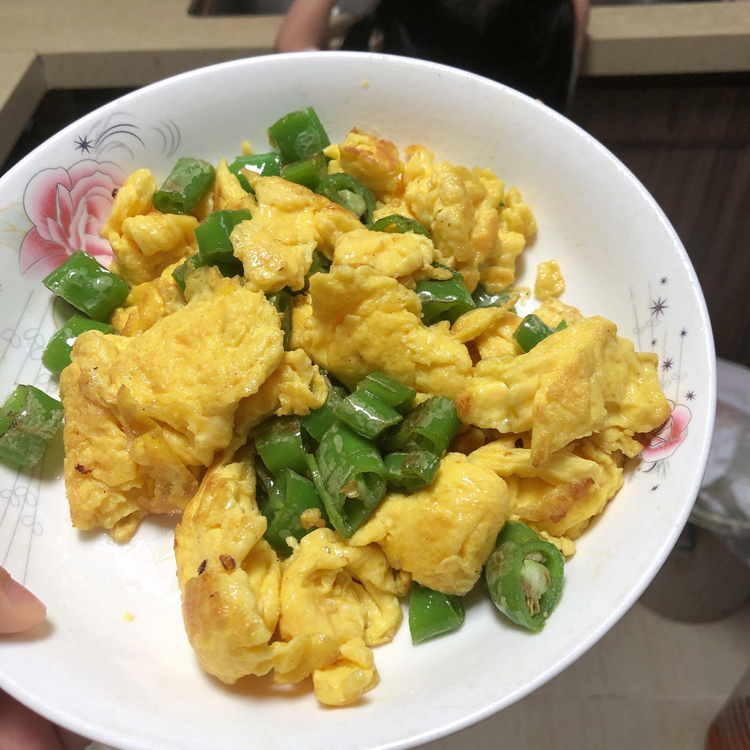 超下饭的线椒炒鸡蛋