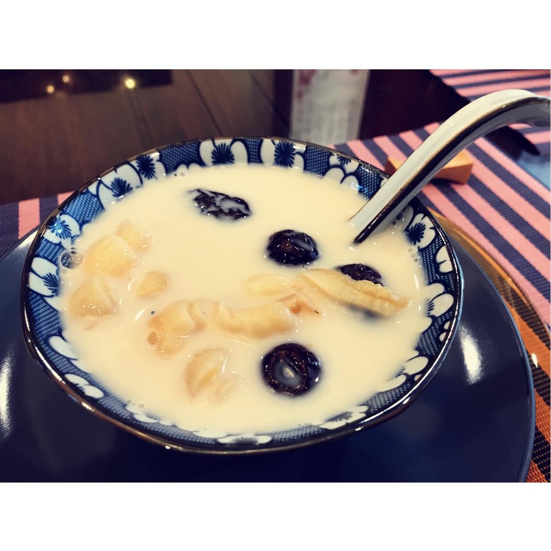 鳕鱼胶炖牛奶
