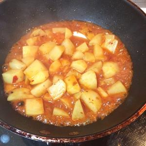红烧土豆块的做法 步骤3