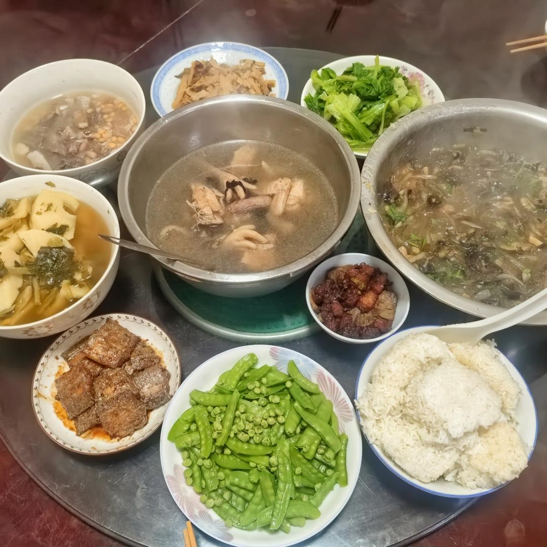 枸杞红枣乌鸡汤